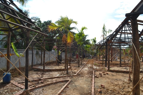 Step 11_-_Paths_Palms__Huts