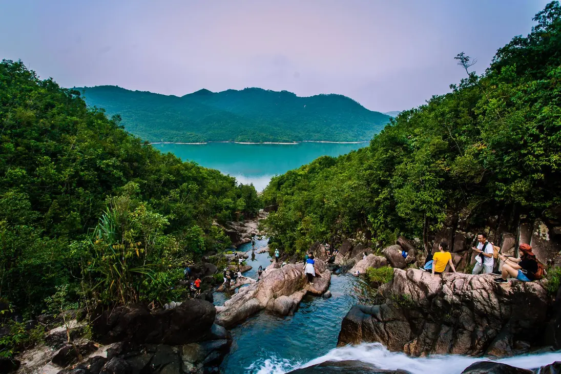 Hoạt động tại Thác Hầm Hô
